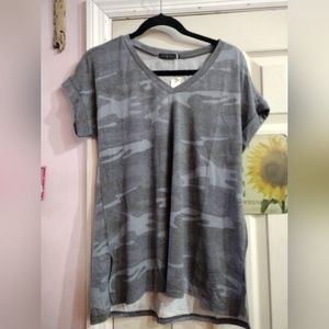 LAINAB Women's Heathered Camo V-Neck Short Sleeve T-Shirt NEW Small Active C